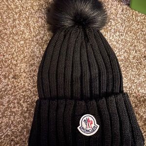 Moncler hat